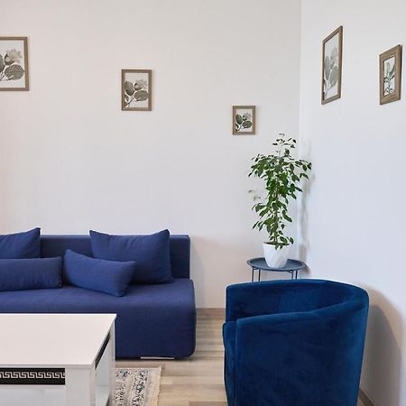 Alina Lake View Apartment Мамая Екстериор снимка