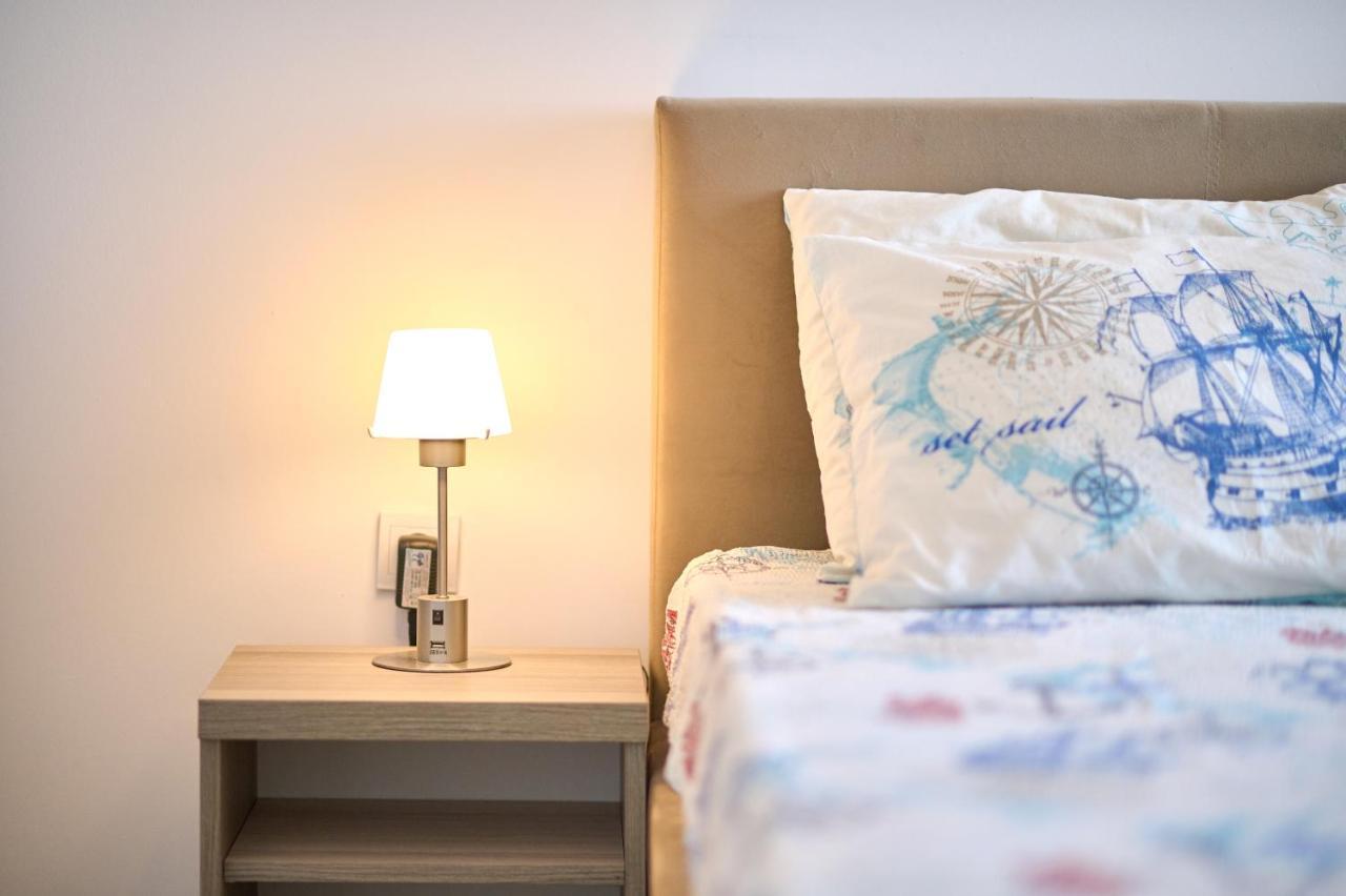 Alina Lake View Apartment Мамая Екстериор снимка