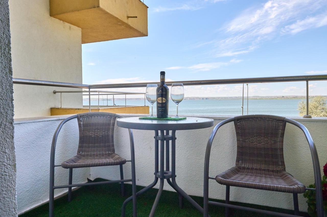 Alina Lake View Apartment Мамая Екстериор снимка