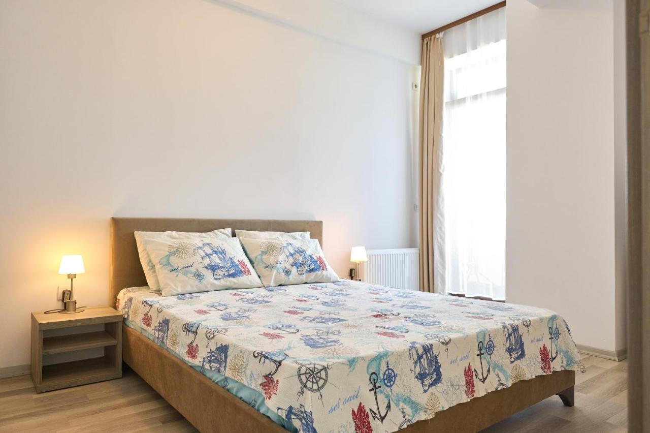 Alina Lake View Apartment Мамая Екстериор снимка